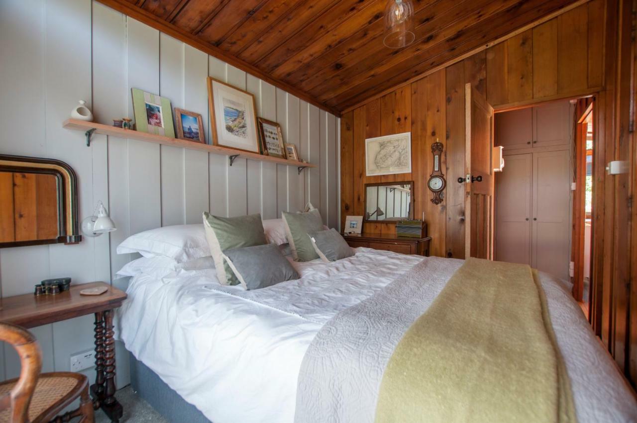 Little Kestrel Cabin Pennal Εξωτερικό φωτογραφία