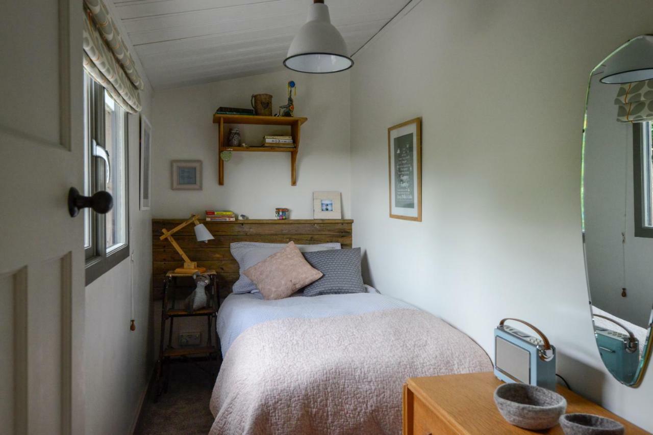 Little Kestrel Cabin Pennal Εξωτερικό φωτογραφία
